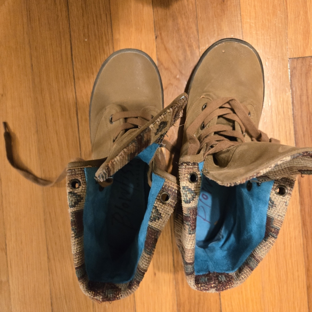 Tan Women's Combat Boots with Patterned Interior - Picture 3 of 5